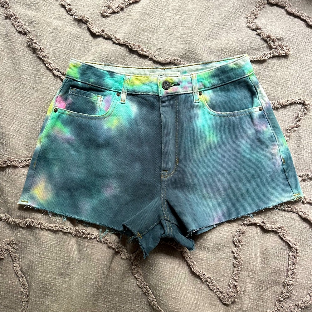 PacSun Tie-Dye Denim Shorts size: 26